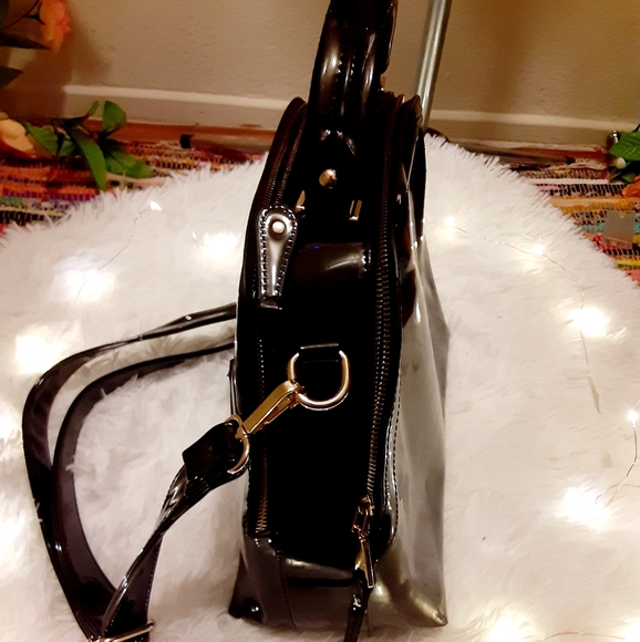 Shiny black purse - Picture 2 of 8